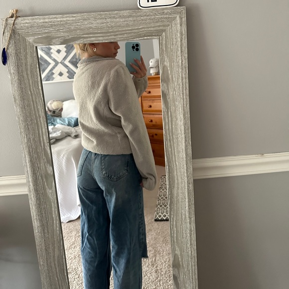 North face fuzzy zip up - Picture 3 of 6